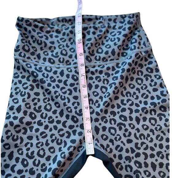 All Fenix Australia Leopard High Rise 7/8 Leggings Gray Black Size Medium NEW - Picture 3 of 7